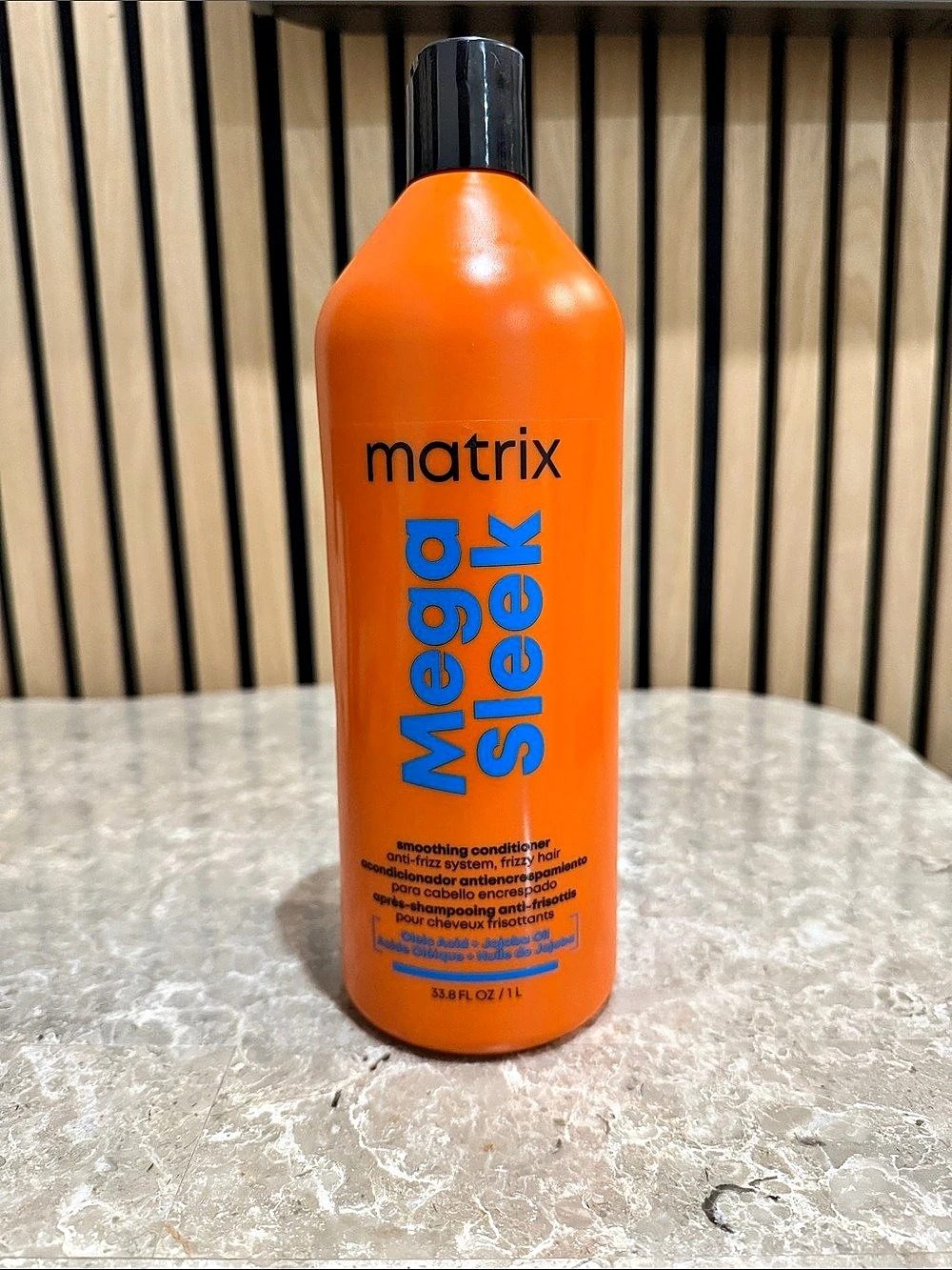 Matrix Mega Sleek Smoothing Conditioner 33.8 oz NWT